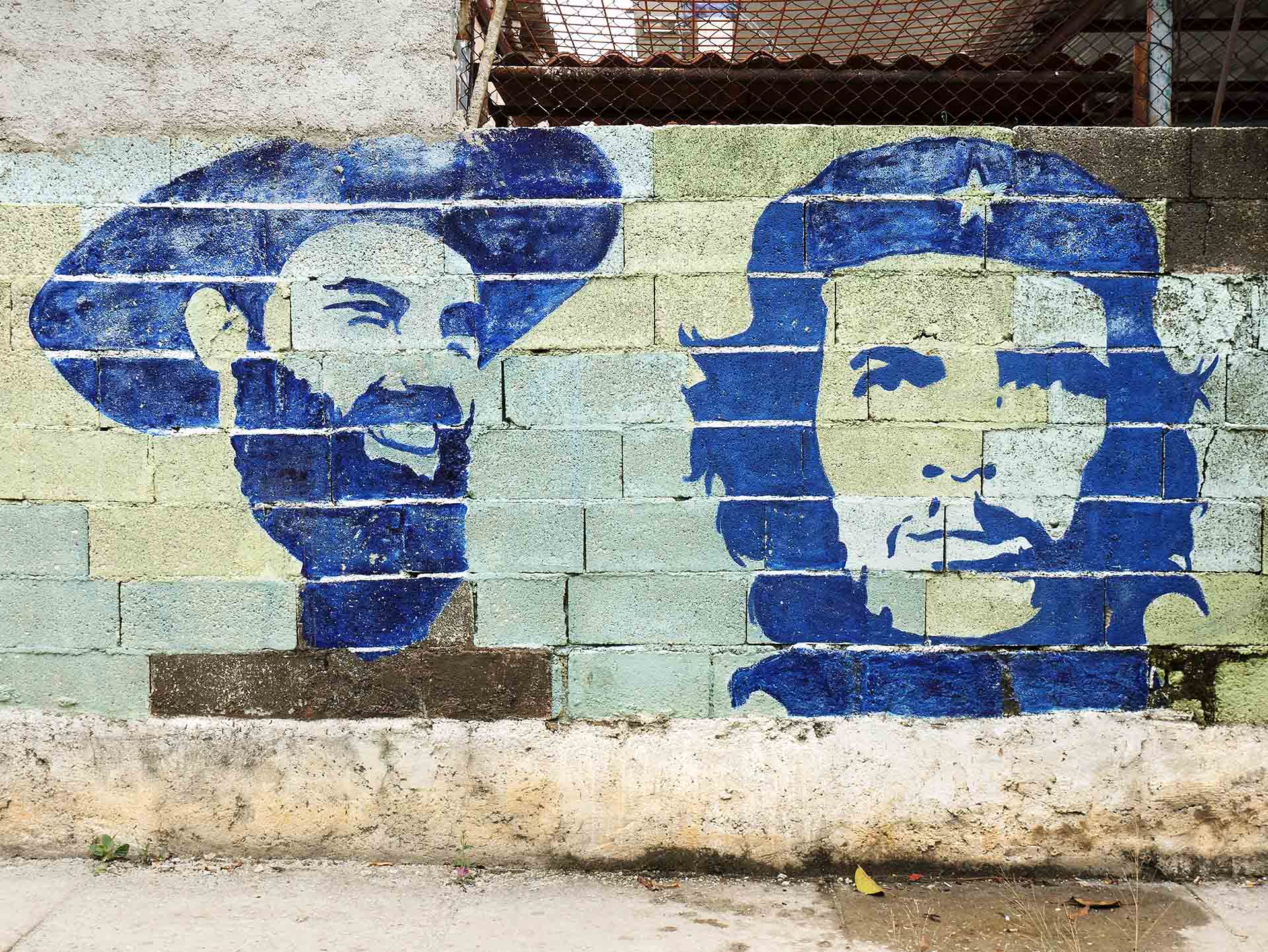 Camilo-Cienfuegos_Che-Guevara_Mural
